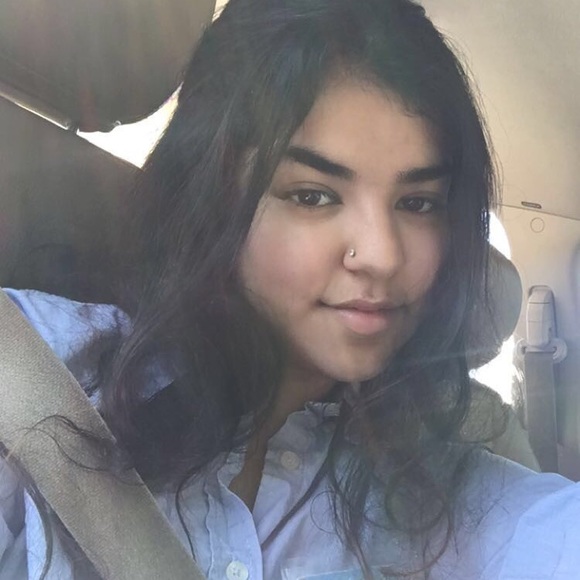 Meet your Posher, Dania - Picture 1 of 3